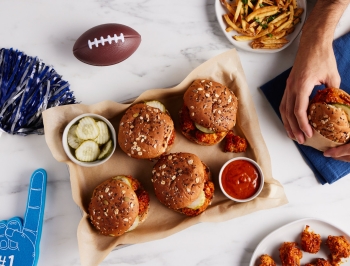 Vegan Nashville Hot &#039;Chicken&#039; Sandwich